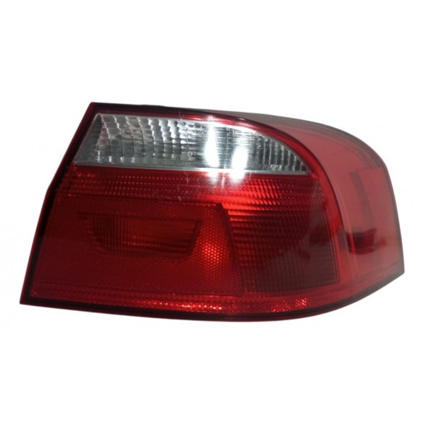 Lanterna Traseira Direita Voyage G6 18 A 22