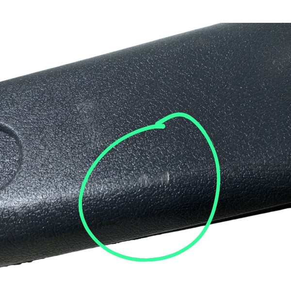 Acabamento Coluna Central Direita Volkswagen Logus 1995