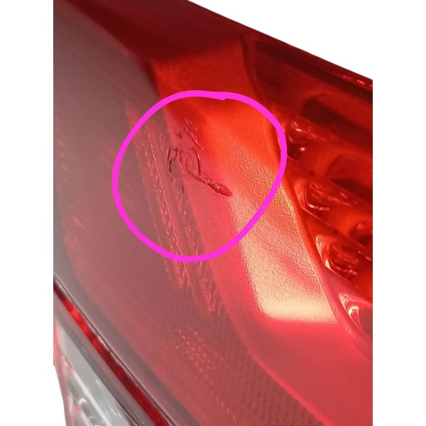 Lanterna Traseira Esquerda Nissan Kicks Vermelha 17 A 22